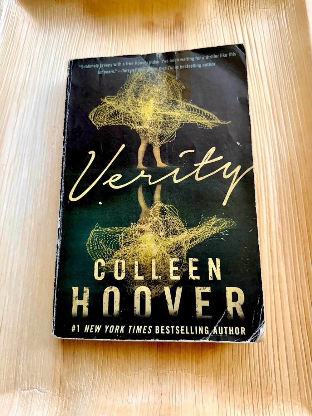 Verity by Colleen Hoover - Creepy Psychological Thriller | Fast Read!
